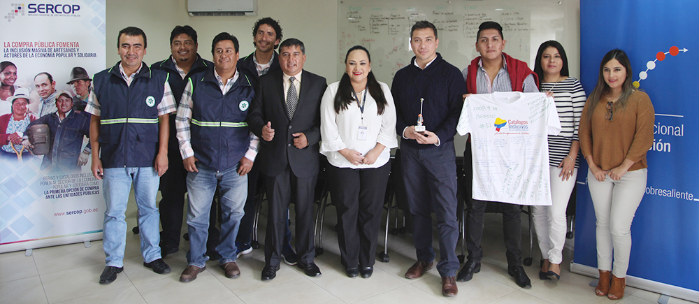 entrega-de-reconocimiento-sercop