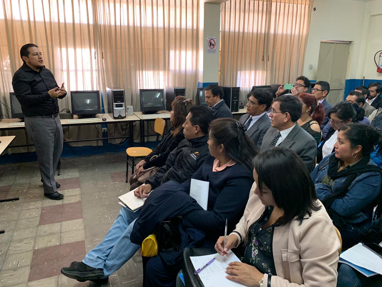 Latacunga recibió a personal de Ineval para socializar detalles del examen Ser Bachiller