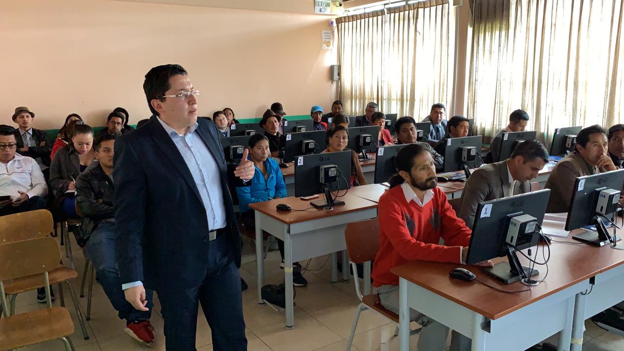 45 unidades educativas de Riobamba y Guaranda fueron capacitadas por el Ineval