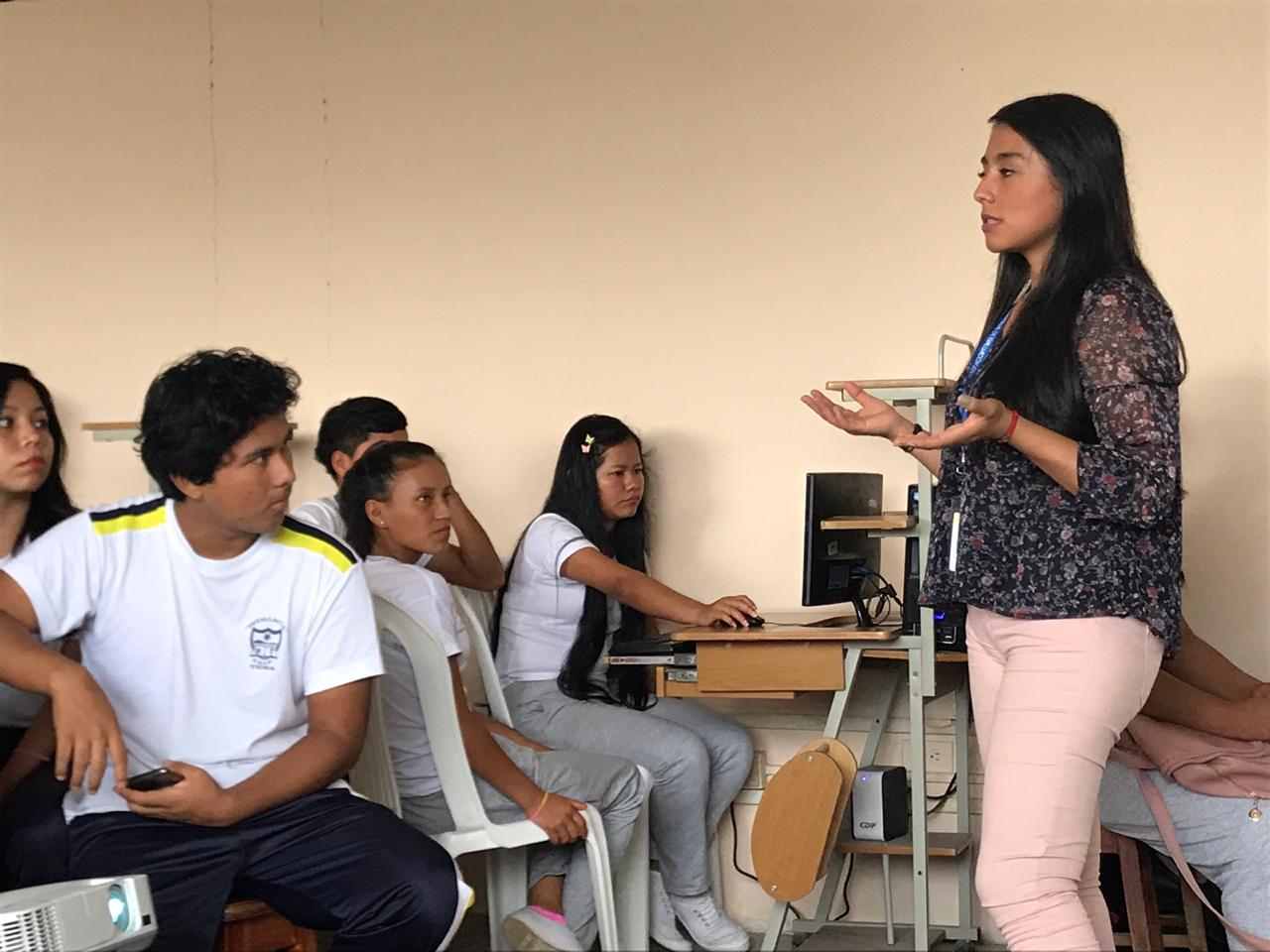 Estudiantes del Tena practicaron con el simulador Ser Bachiller